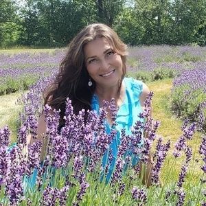 Meet your Posher, Daniela